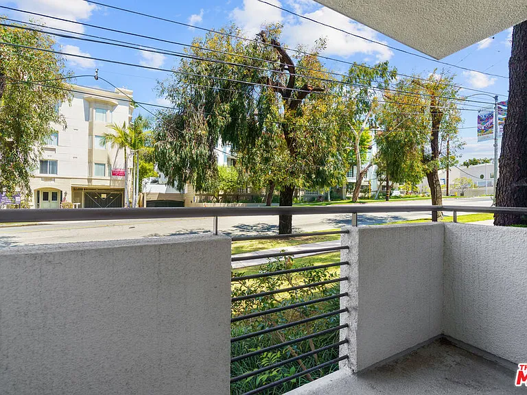 16100 W Sunset Blvd #102 — Photo 11