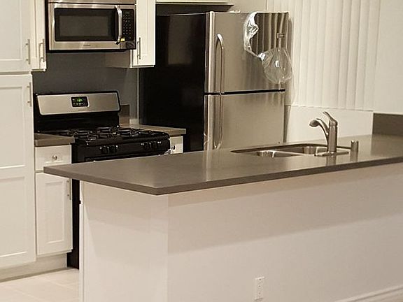 5th image of 1132 S Oakhurst Dr #8