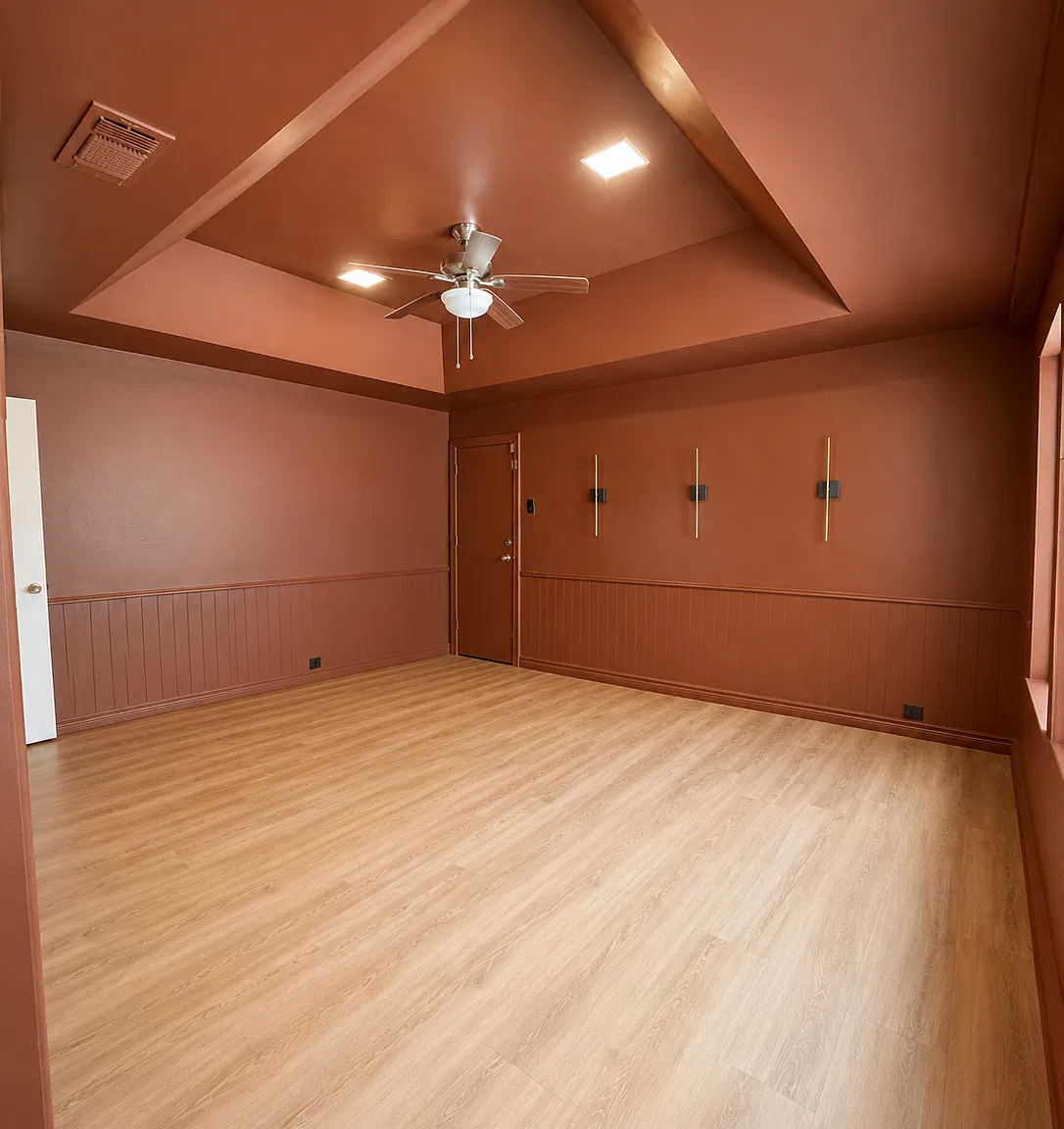 3 bed, 2.5 bath, 2076 sqft, $2,800 — Photo 2