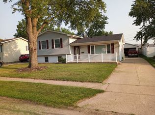 715 14th Pl, Camanche, IA 52730
