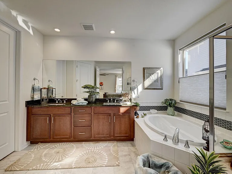 14351 Ivy St — Photo 15