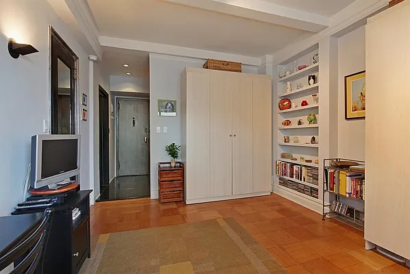 Rented by Corcoran | media 2