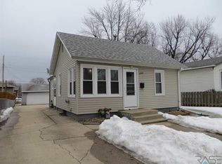 1004 S Wayland Ave, Sioux Falls, SD 57104