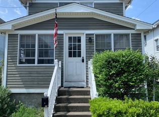 37 Deerfield Ave, Milford, CT 06460