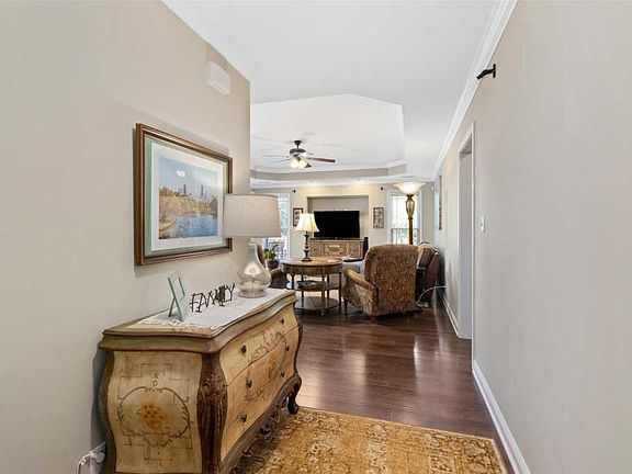 3rd image of 585 Parkvue Village Way