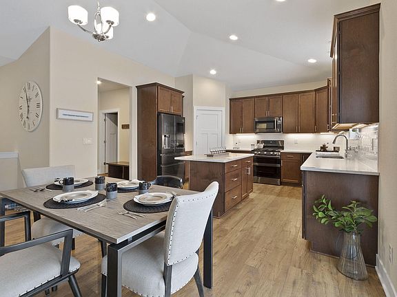 4th image of 1110 Juniper Ln