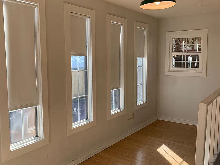 2502 W Argyle Pl — Photo 15
