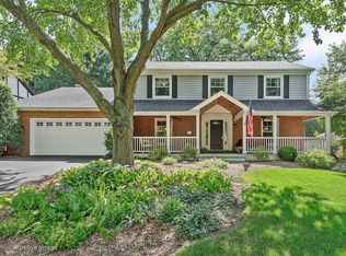 2S533 White Birch Ln, Wheaton, IL 60189