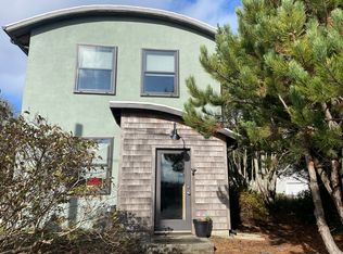 616 Lake St, Ilwaco, WA 98624