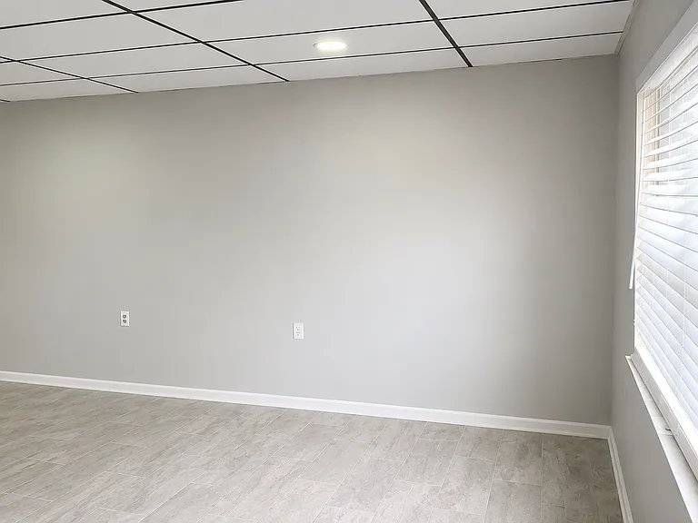 209 E Main St — Photo 13