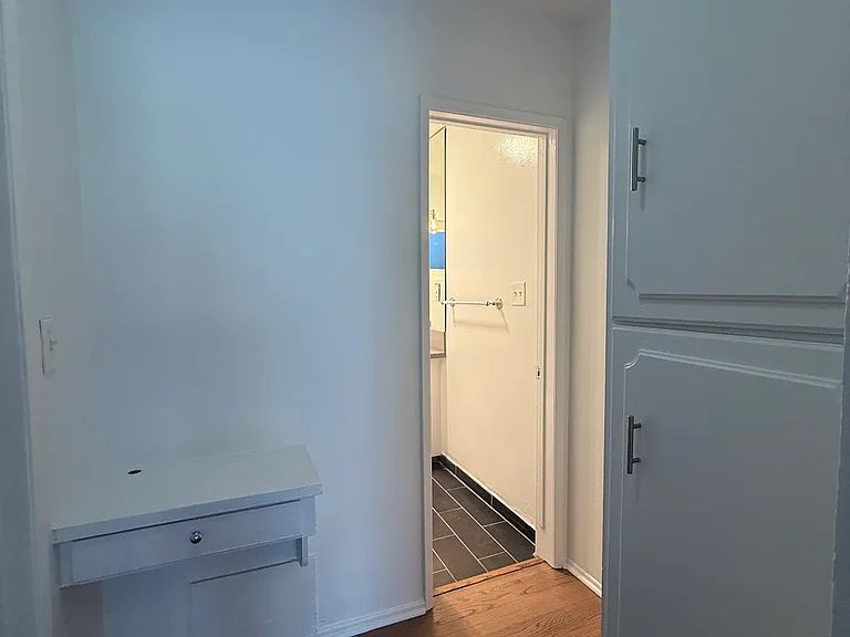 1709 N. Fuller Ave — Photo 31