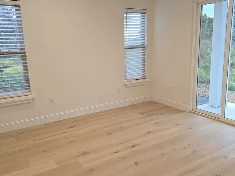 27 Valen Way — Photo 6