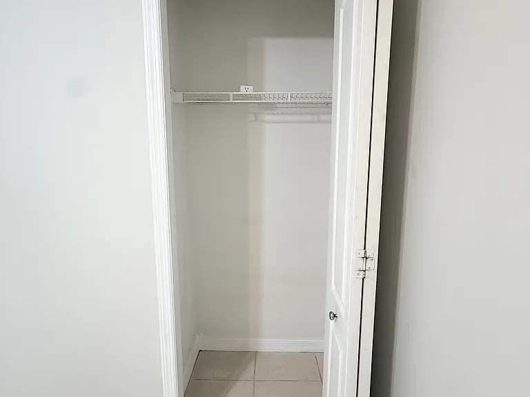 4414 Venice Dr — Photo 16