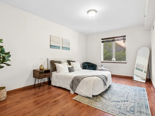 842 Ocean Parkway image 4 of 12