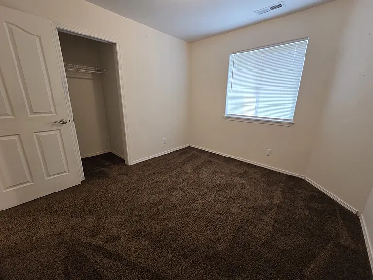1309 Honeysuckle Ave — Photo 9