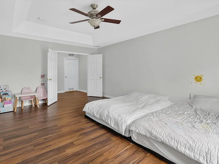 261 Concord Pl — Photo 28