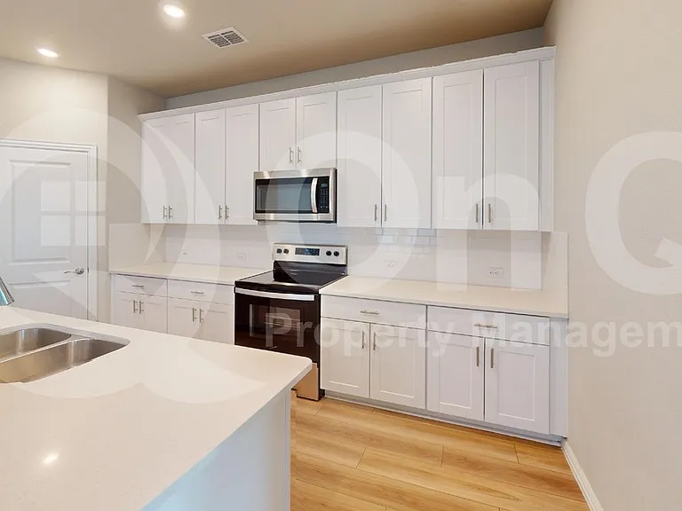 1508 Lannon Ln — Photo 4
