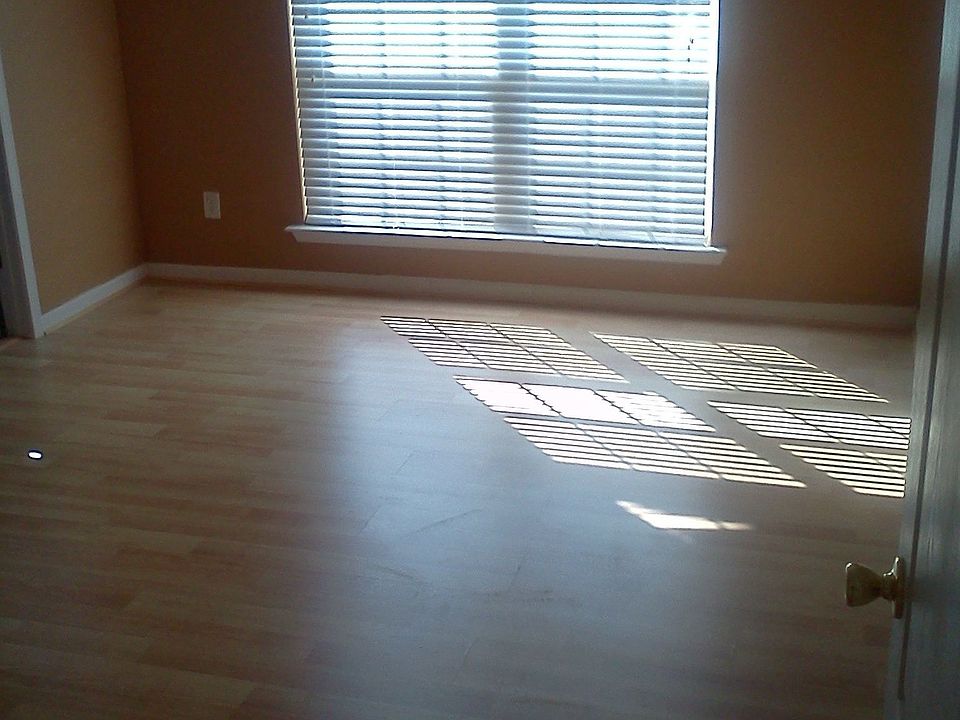 2nd image of 394 Apple Blossom Way