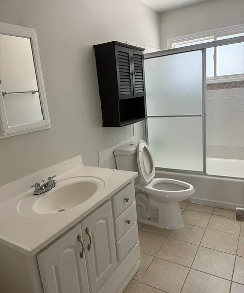 24036 Kittridge St — Photo 14