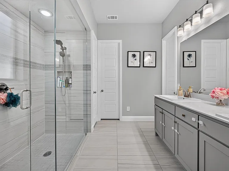 Primary ensuite bath