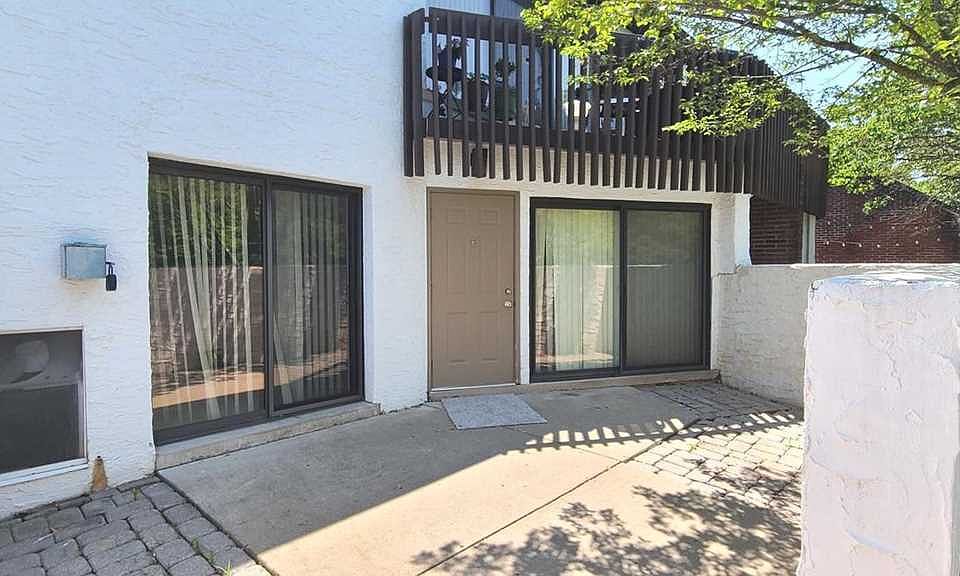 1st image of 801 Stratford Dr APT 16