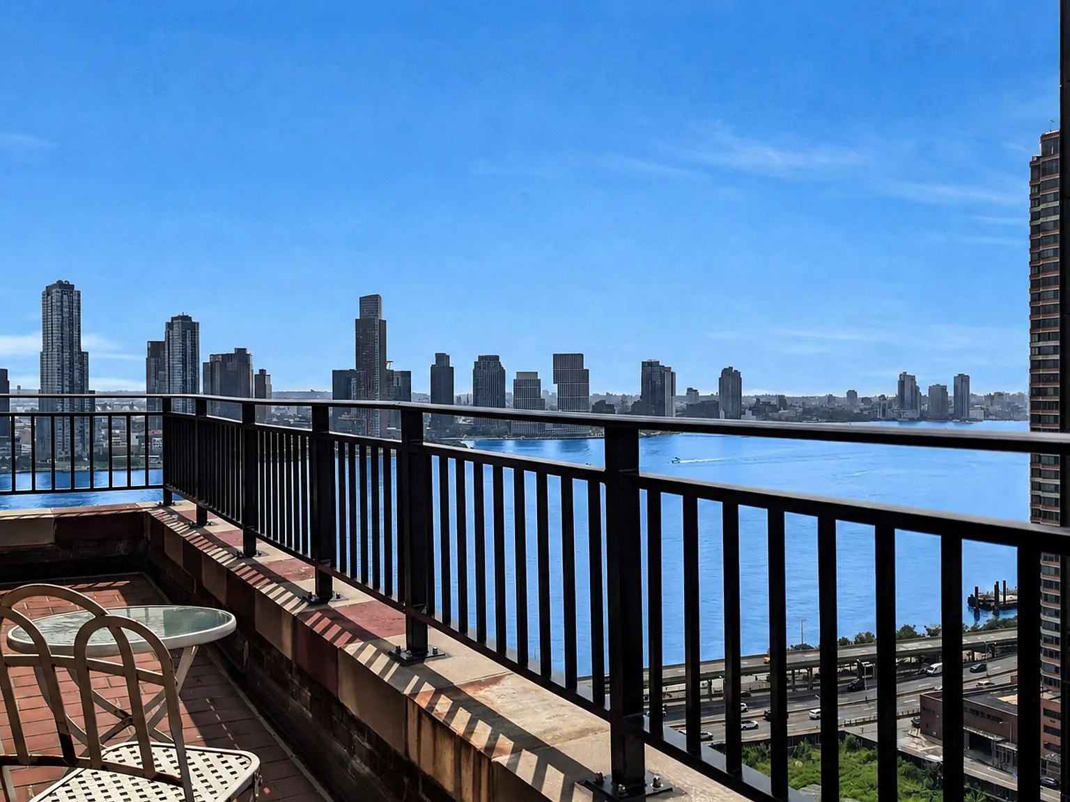 5 Tudor City Place — Photo 1