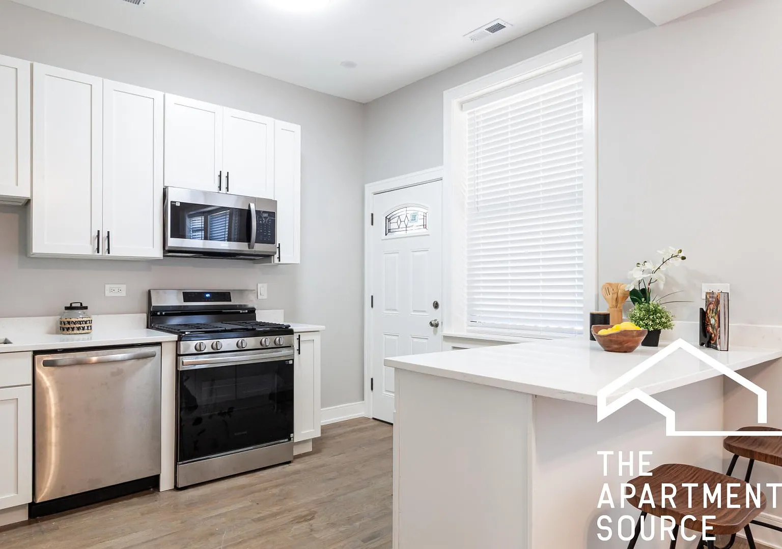 2 bed, 1200 sqft, $3,175 — Photo 3
