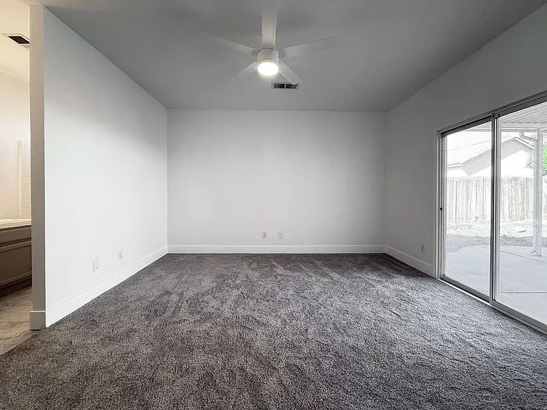 10616 Petalo Dr — Photo 6