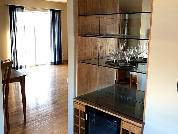 4th image of 2201 S Grace St APT 600