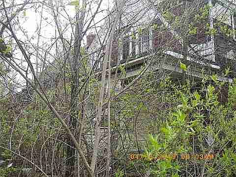 136 W Greendale