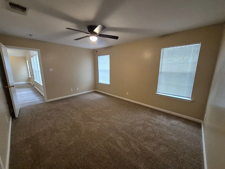 8806 Slumber Ln — Photo 24