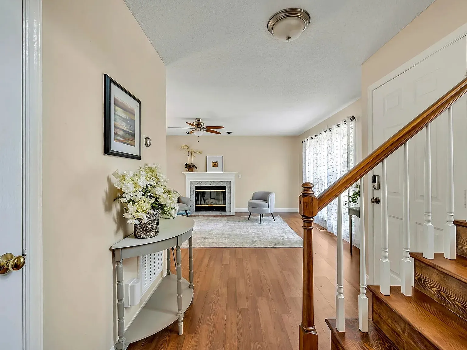 3 bed, 2.5 bath, 1575 sqft, $2,400 — Photo 4