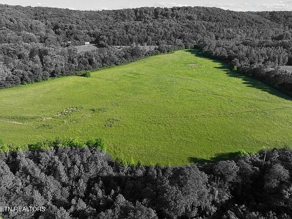 2nd image of 140 Indian Creek Ln