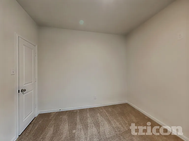 2401 Lalun Ln — Photo 15