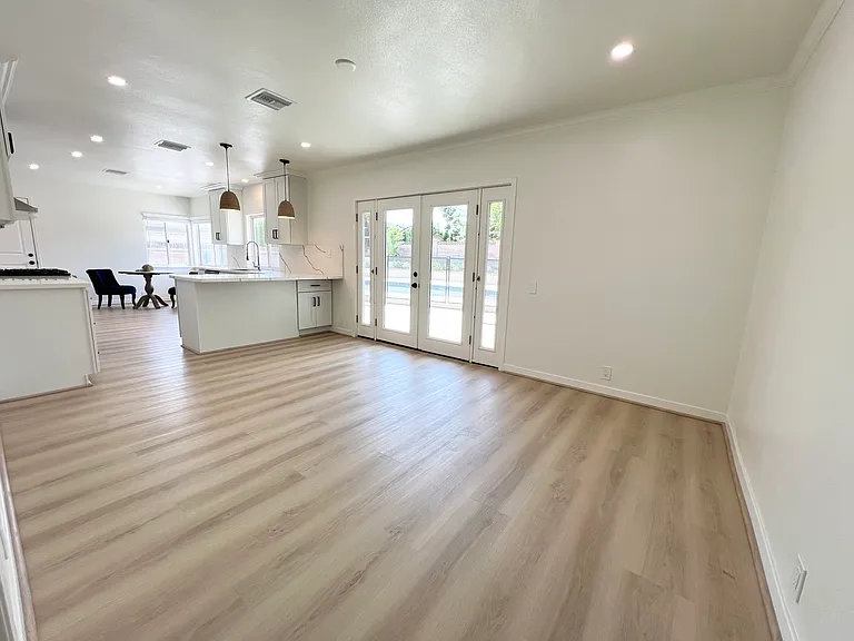 1363 Hendrix Ave — Photo 5