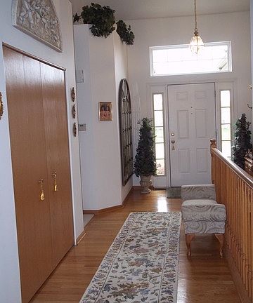 2nd image of 907 Butterfield Cir W
