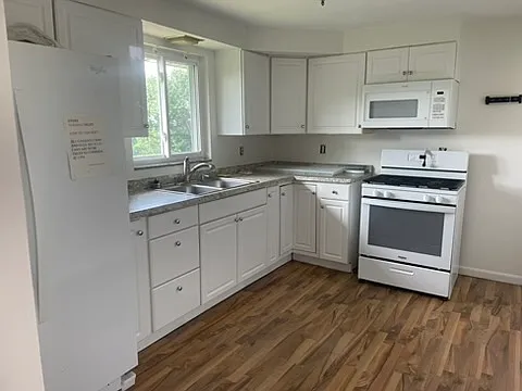 1092 Greentree Rd — Photo 7