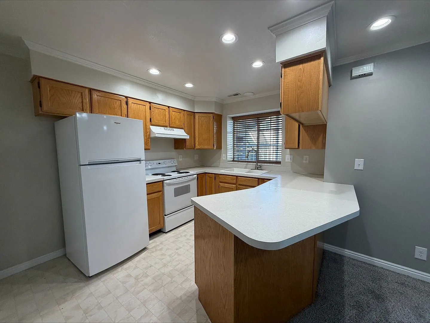 Move In for Less! $1,000 Move-In Credit | 2 Bed 1.5 Bath Condo in Ogden! — Photo 2