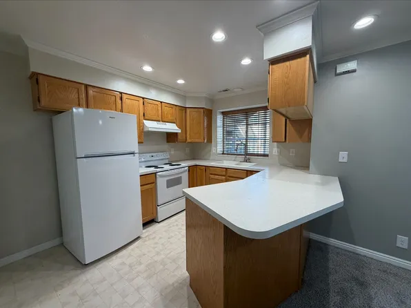 390 W 4900 S APT 16, Ogden, UT 84405