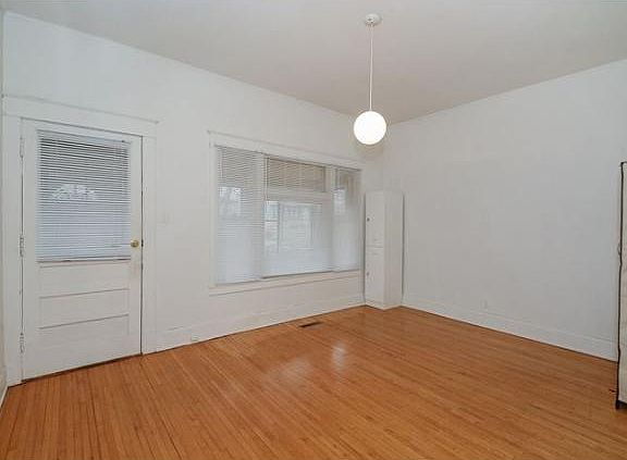 5th image of 811 Van Buren Ave