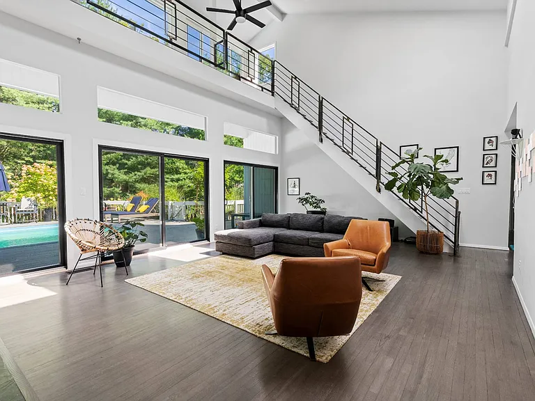 2 Skyes Neck Ct — Photo 5