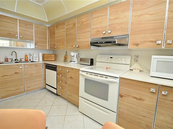 5th image of 10410 S Ocean Dr APT 705