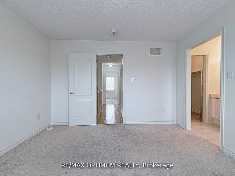 11 Autumnwood Ave #6 — Photo 8