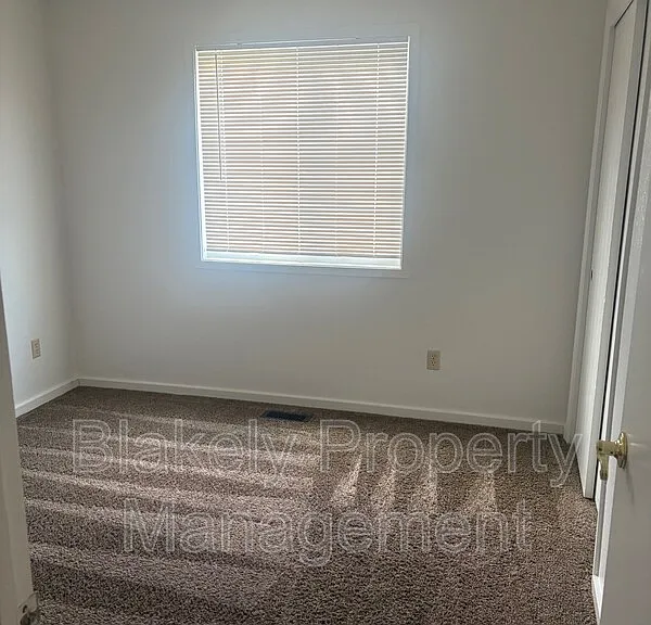 3047 N Linda Vista Ln — Photo 12