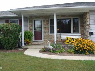 502 W Fairway Dr, Lena, IL 61048