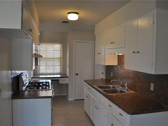 2nd image of 1810 Teton Dr