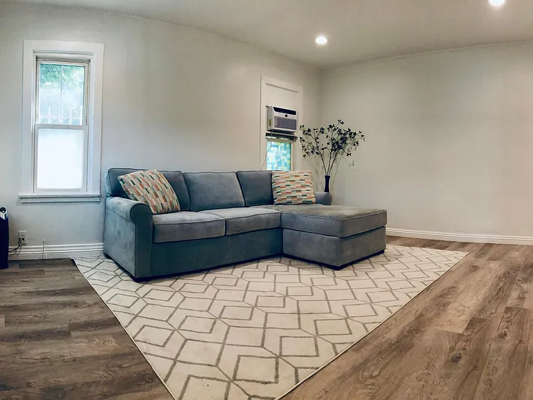 4261 Fountain Ave — Photo 6