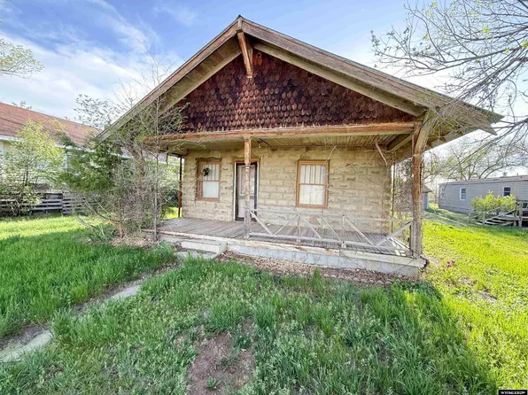 624 N 6TH Street, Douglas, WY 82633
