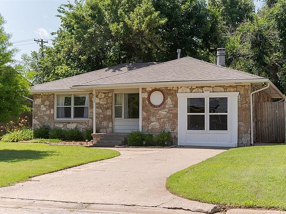 3rd image of 2204 Churchill Pl