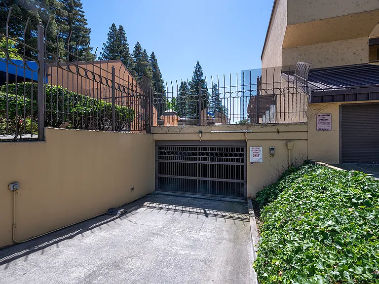 200 P St #D34 — Photo 77